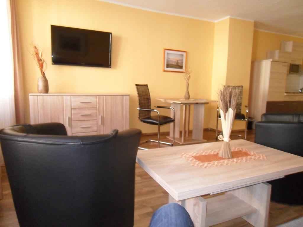 Altstadt Hotel Peiss Щралзунд Стая снимка