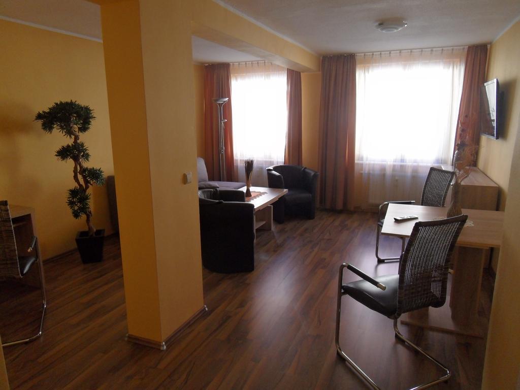 Altstadt Hotel Peiss Щралзунд Стая снимка