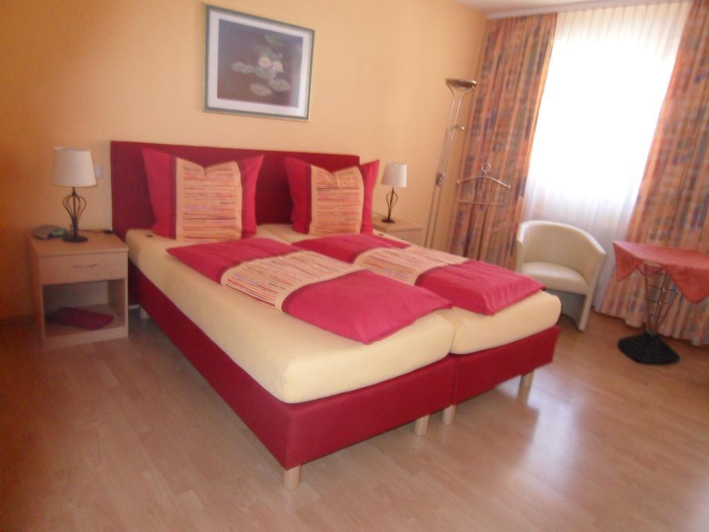 Altstadt Hotel Peiss Щралзунд Стая снимка
