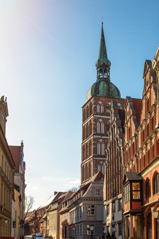 Altstadt Hotel Peiss Щралзунд Екстериор снимка