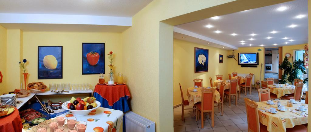 Altstadt Hotel Peiss Щралзунд Екстериор снимка