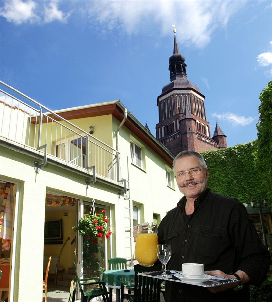 Altstadt Hotel Peiss Щралзунд Екстериор снимка