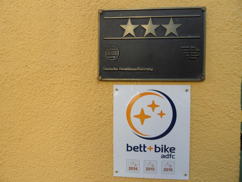 Altstadt Hotel Peiss Щралзунд Екстериор снимка